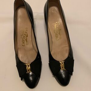 Vintage dress pumps. Narrow feet only size 8 AAAA